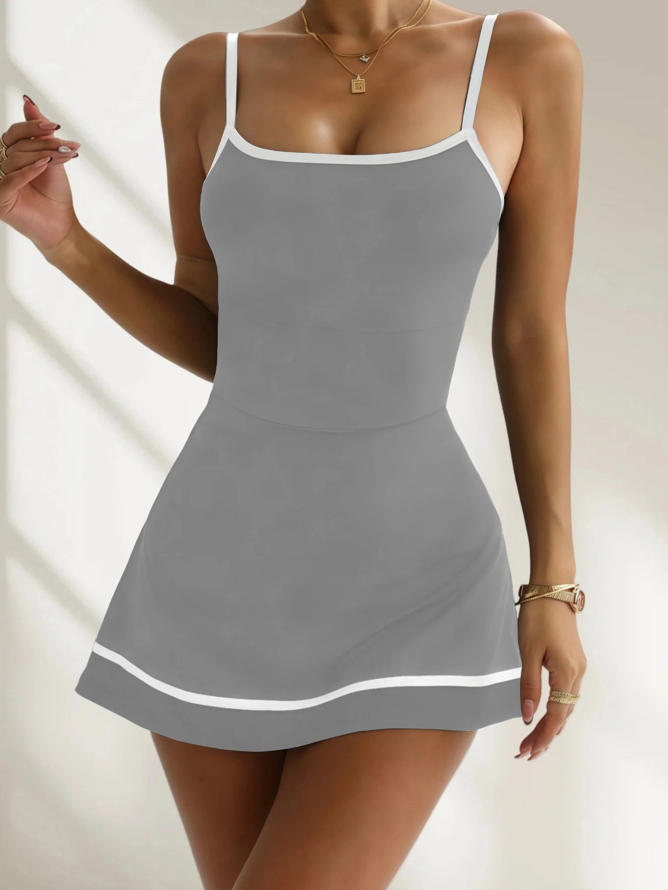 Damen Tennis Kleid Ärmellos – Sport Dress Slim Fit mit integrierter Hose